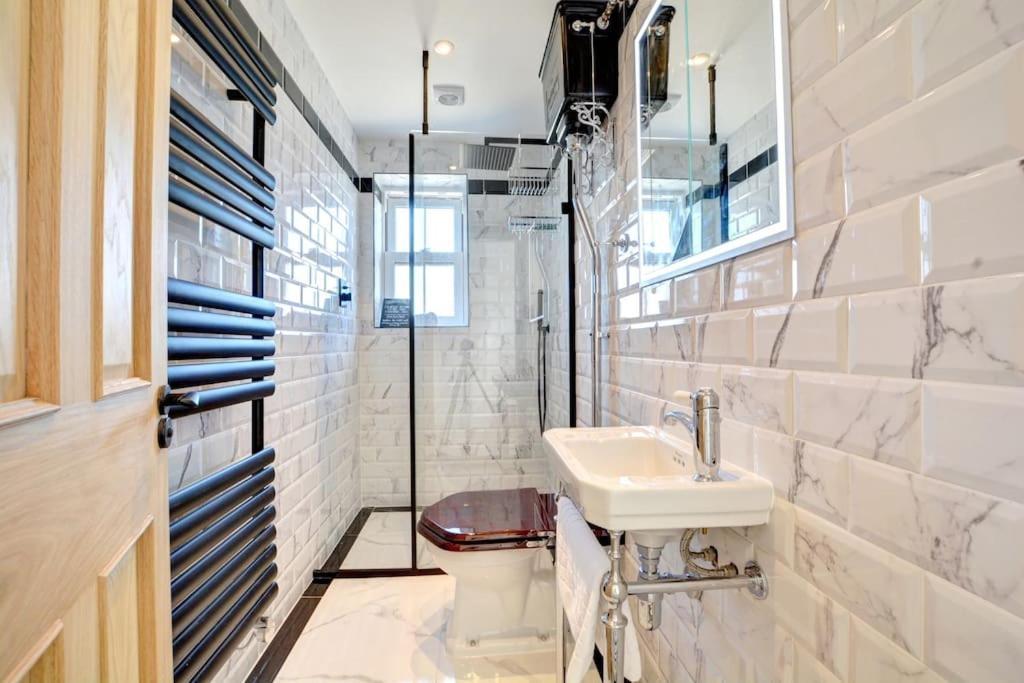 Modern 4 Bedroom Townhouse Perfect Location. Brighton Екстер'єр фото